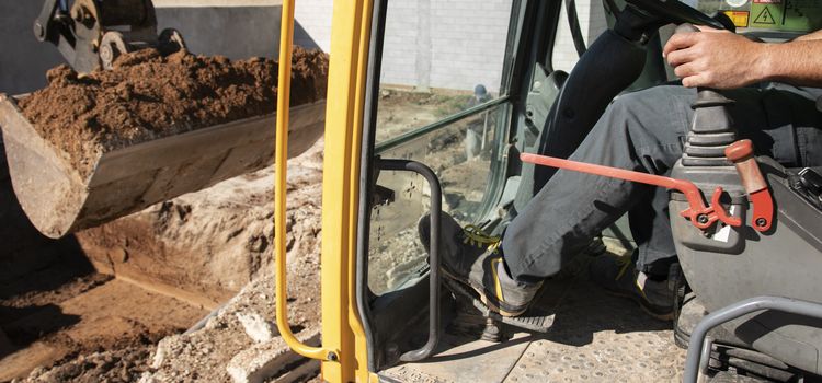 nagyobb volumenű vízvezeték ásás, szennyvízcső fektetés