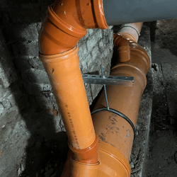 társasház karbantartás, szennyvízcső csere