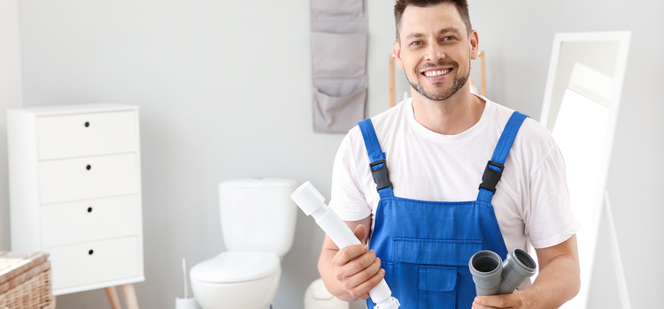 WC szerelés profi eszközökkel - tömítés cseréje, vízkőtlenítése